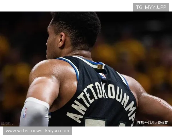 字母哥为小球员买下首双专业球鞋,细节暖爆社媒