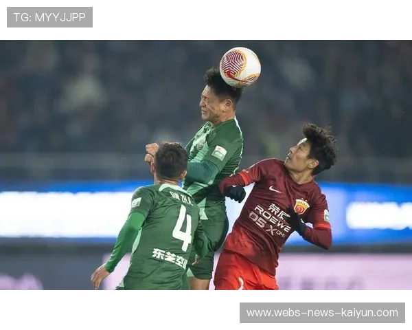 中超门将伸腿救险扑出单刀赢得掌声