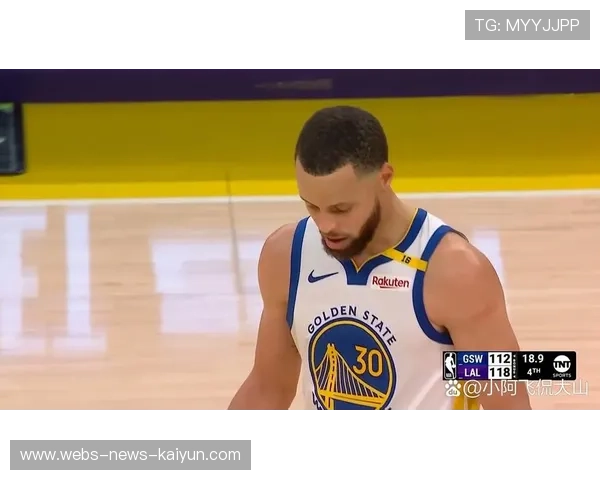 勇士比赛节拍:库里与核心组的衔接更为默契 勇士比赛节拍:库里与核心组的衔接更为默契