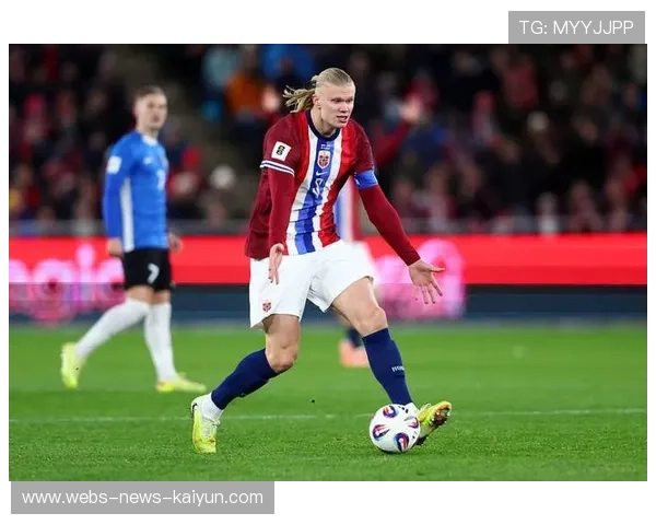 哈兰德超强力量硬抗防守后抽射——破门艺术的极致呈现