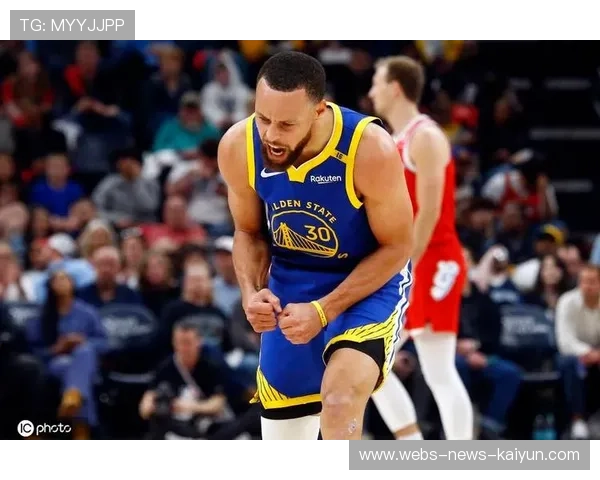 库里末节命中四记超远三分,勇士客场实现15分逆转开拓者 库里末节命中四记超远三分,勇士客场实现15分逆转开拓者