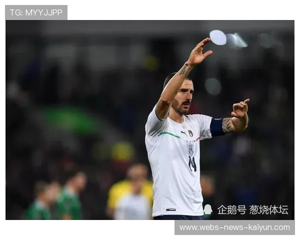 曼奇尼因防守动作过大领到红牌，将无缘下轮罗马争四关键战